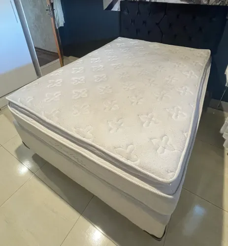 Colchão Casal Mola Ensacada Umaflex Itália (138x188cm) - Excelente Estado!