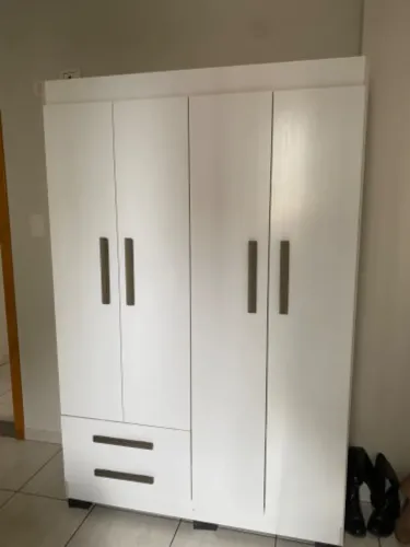 Guarda roupa solteiro branco