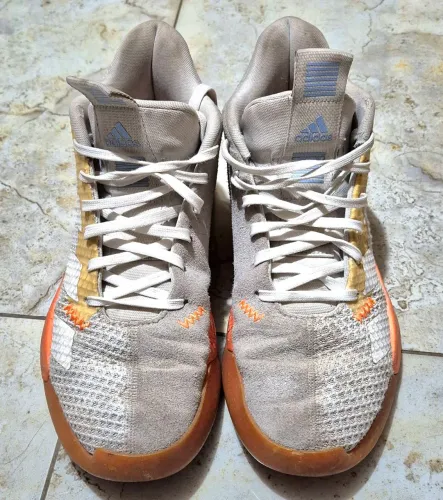 Tenis de basquete Adidas Pro Next usado bom estado