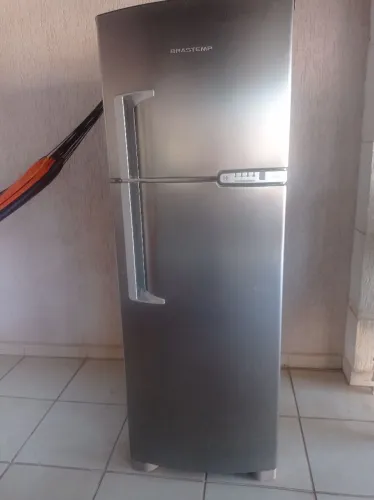 Geladeira Brastemp Clean Frost Free 354 litros Cor Cinza Muito Conservada e boa 1.700,00