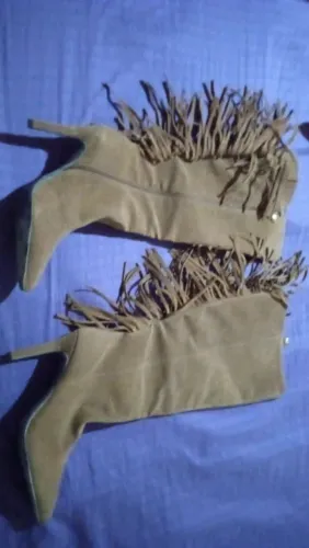 Bota feminina cano alto de salto 