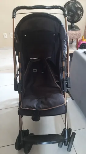 Carrinho de bebê Galzerano super conservado.