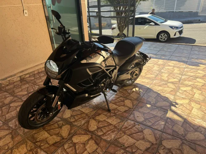 Vendo Ducati Diavel Cromo