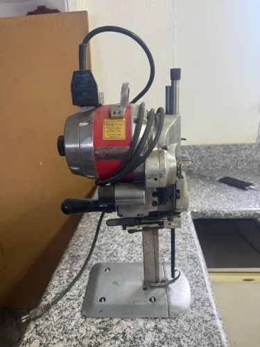 Máquina de corte