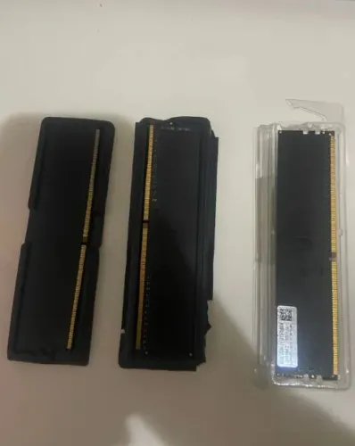 Troco/Vende-se Memórias DDr4 8Gb