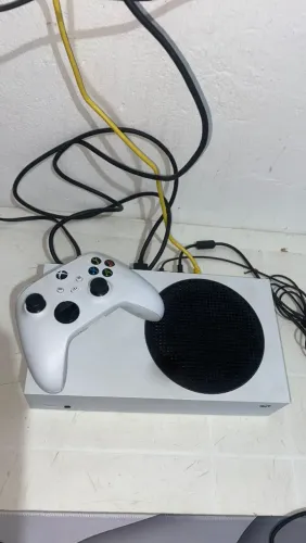Xbox series S - Muito novo
