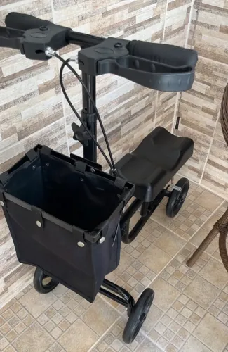 Andador para joelho