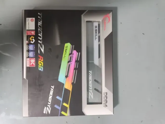 Memoria DDR4 G.SKILL Trident Z RGB 3200mhz 2x16GB