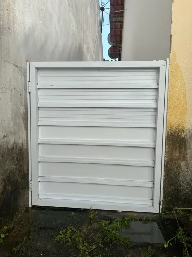 Portão de alumínio