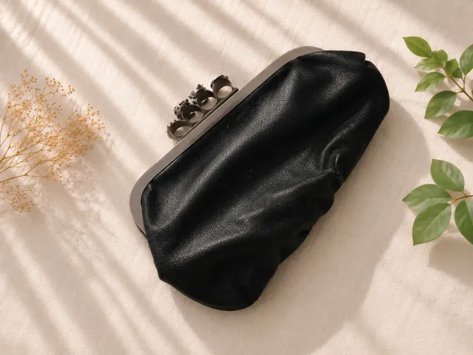 Bolsa carteira , detalhes caveira 