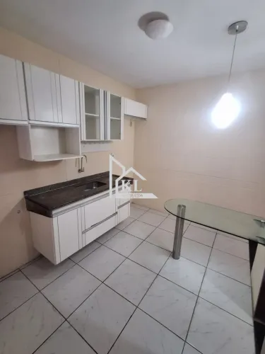 Belissima casa lado da sombra - 3 Quartos - 165M2 - Perfeita Localização em Nova Parnamiri