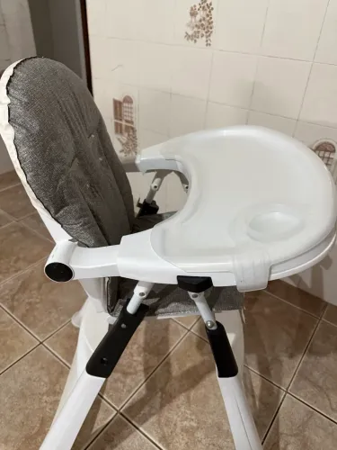 Cadeira de alimentação infantil 