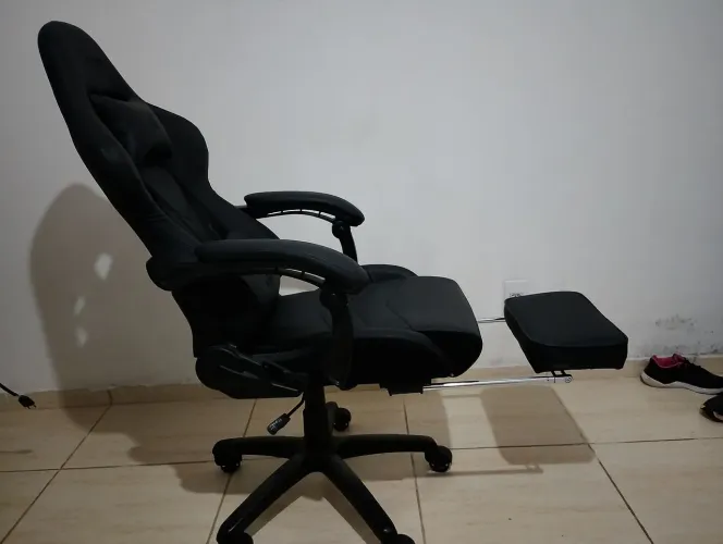 Cadeira gamer KBM super conservada.