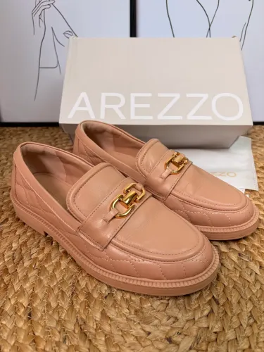 Mocassim em couro nude Arezzo 37