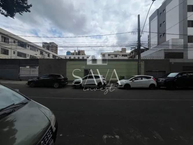 Terreno à venda com 672 m² no Sion