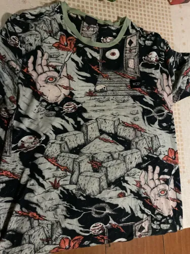CAMISA MCD SURREALISMO TAM G