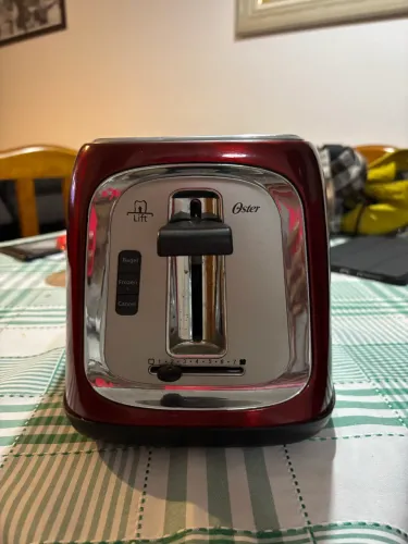 Torradeira marca Oster 110w
