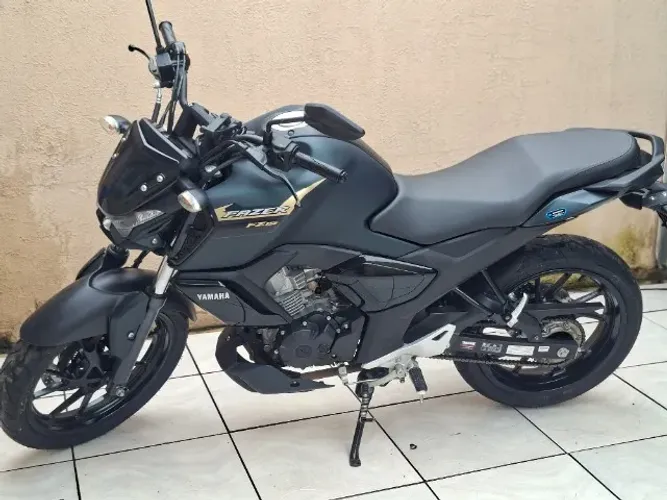 Yamaha FZ15 2025 Verde Flex - Apenas 5.854 km