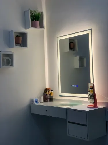 Vende-se Espelho Inteligente com LED, Relógio e Temperatura
