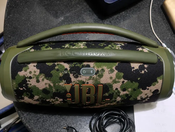JBL boombox 3