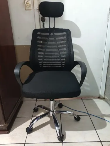 Cadeira de escritório nova