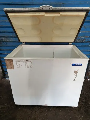 Frizer metalfrio 293 litros 220 V