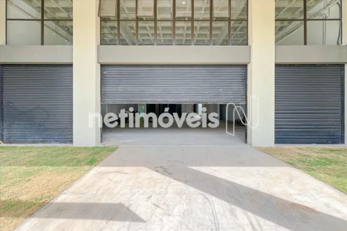 Excelente oportunidade comercial: Loja ampla com pé-direito duplo e excelente visibilidade