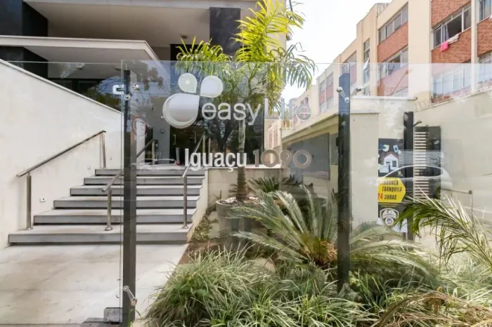 Easy Life Iguaçu, frente Praça Ouvidor Pardinho e próximo Hosp Sugisawa