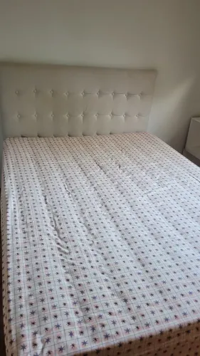 Excelente cama casal Box