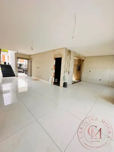 Condomínio Euroville. Casa com 4 suítes.