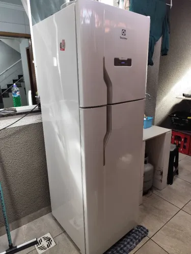 REFRIGERADOR ELECTROLUX FROST FREE