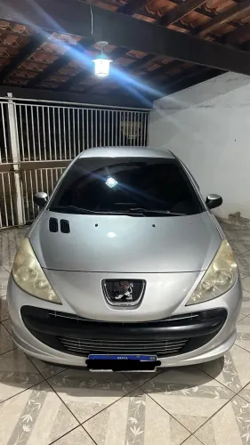 Peugeot 207 Sedan Passion XR 1.4 Flex 8V 4P 2011
