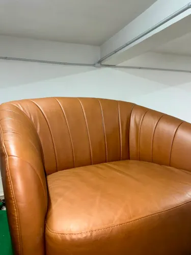 Poltronas em couro 