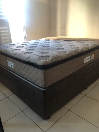 CAMA COM COLCHÃO VAN GOH NOVINHO