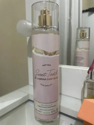 Body Splash Sabrina Carpenter