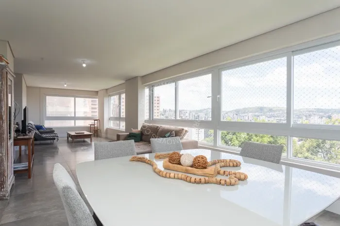 Apartamento mobiliado para alugar no Rio Branco com 4 quartos (3 suítes)