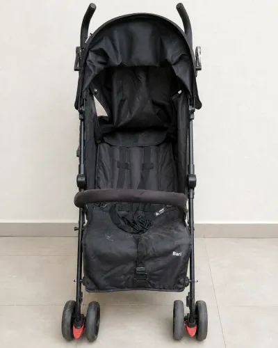 Carrinho de Bebê Infanti Bari Guarda-Chuva Reclinável até 15kg - R$150