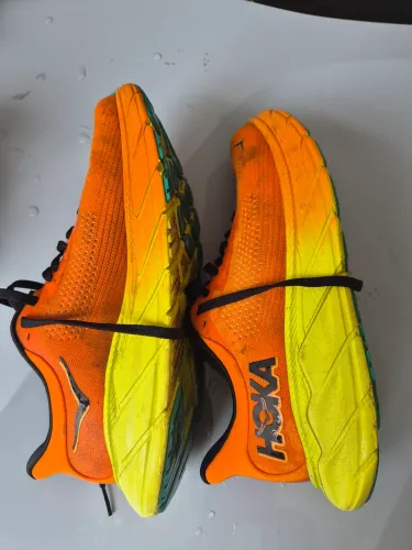 hoka arahi 7