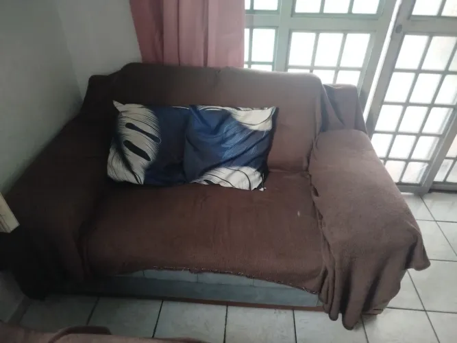 Sofá dois lugares novinho