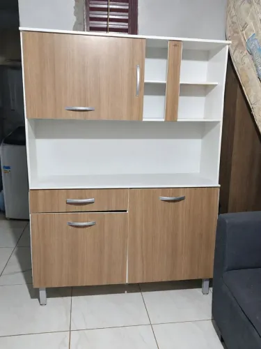 armário