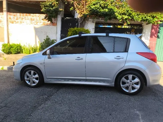 Nissan Tiida SL 1.8/1.8 Flex 16V Aut. 2013