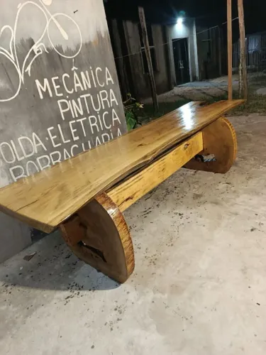 Vendo mesa rústica de piquiá