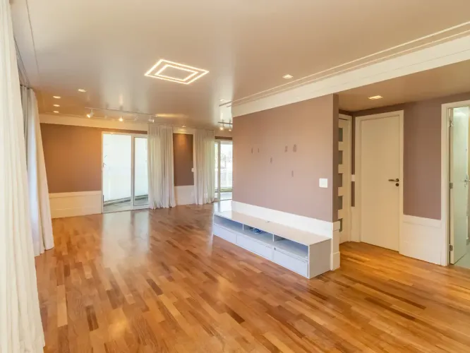 Apartamento exclusivo ao lado do Parque Ibirapuera | 182 m² | 4 suítes | 4 vagas.
