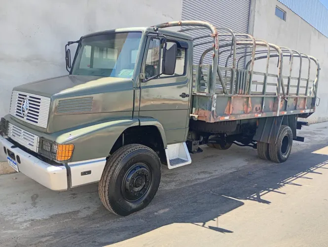 Caminhão MB 1418LA 4x4. 190 mil.