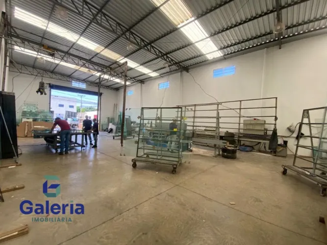 Galpão comercial para alugar, 341m² - Vila Carvalho