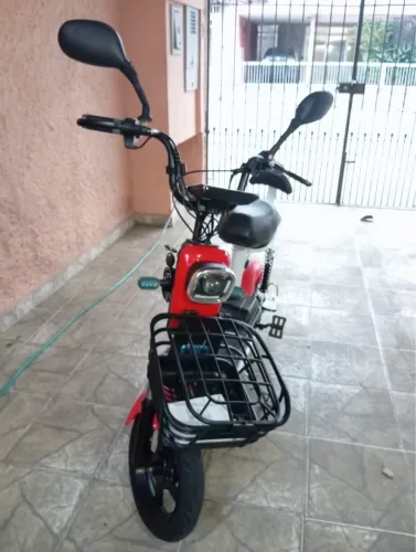 Moto elétrica 500w, velocidade máxima de 35 km/h