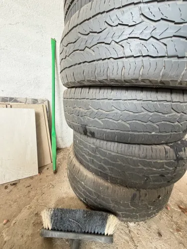 4 pneus Dunlop 215 60 17