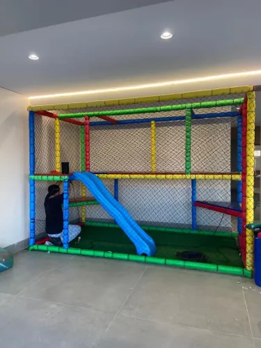 Kid play com 3.50 de comprimento x 2.30 de altura x 1.80 de largura