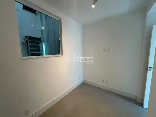 Apartamento : Padrão / Residencial / Catete