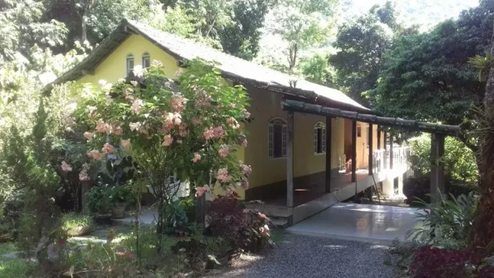 Sítio com 7.700m2 em meio a Reserva Florestal do Pico.